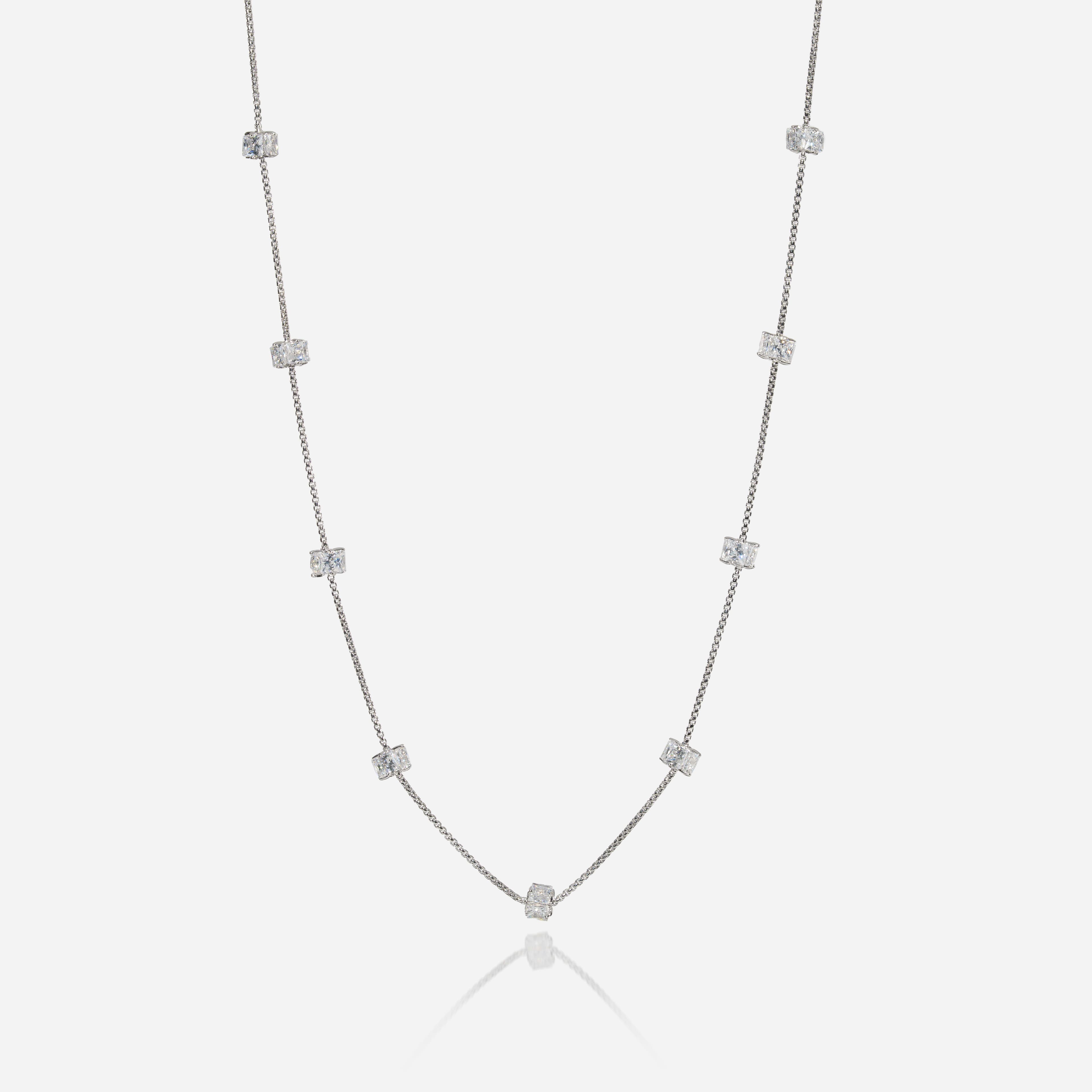 Lueur Station Necklace