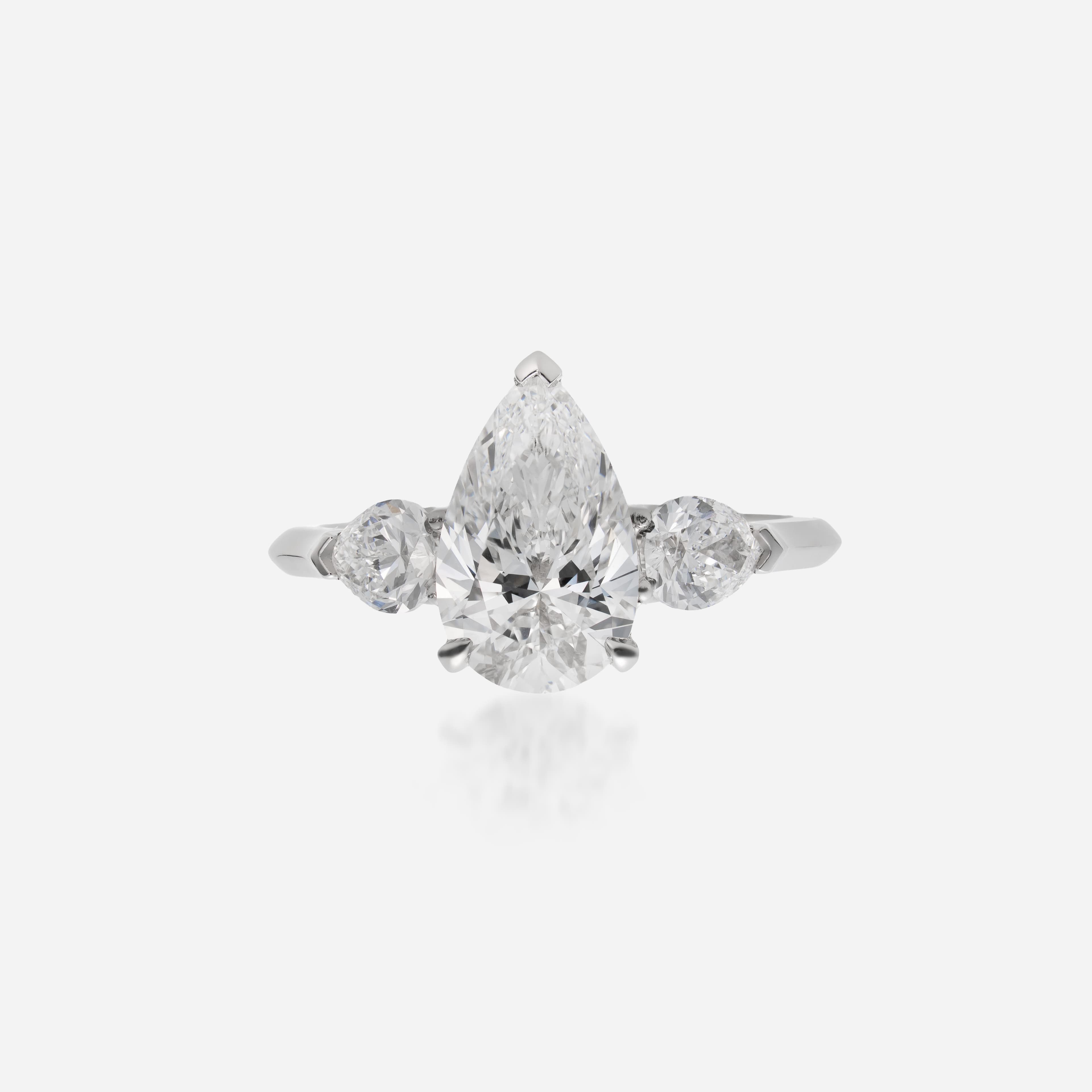 Toi et Moi Pear Solitaire Ring